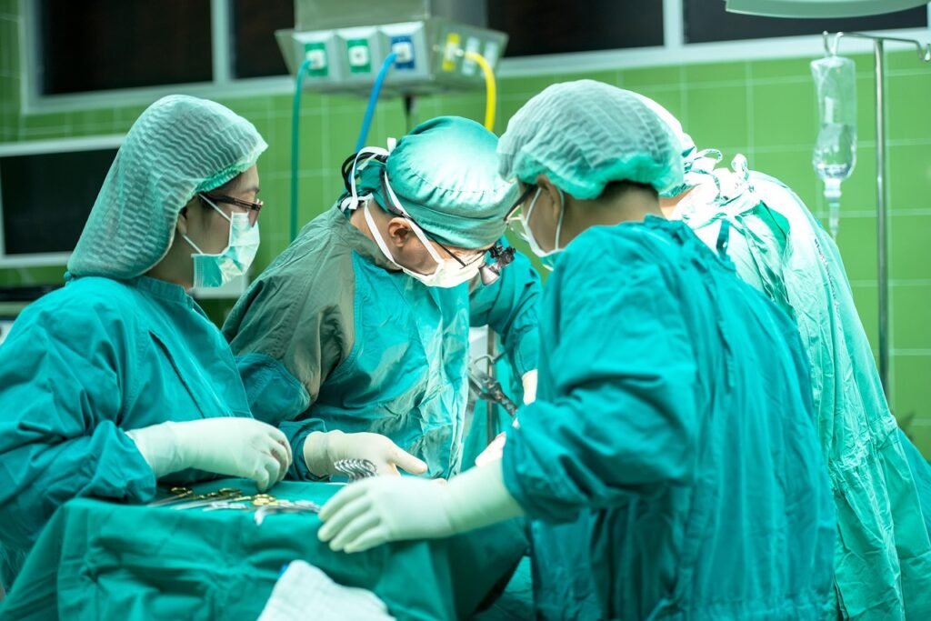 Expert laparoscopic surgeons performing bariatric surgery
